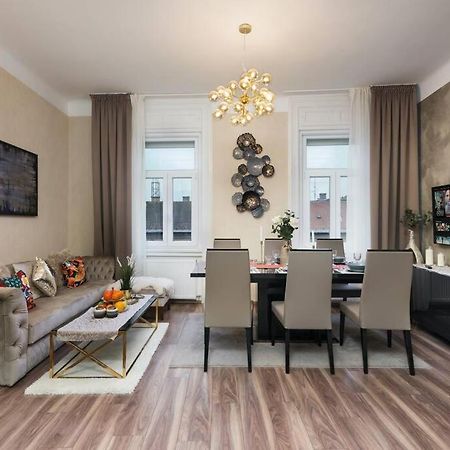 Contemporary Hidden Gem Art-Deco Residence Будапеща Екстериор снимка